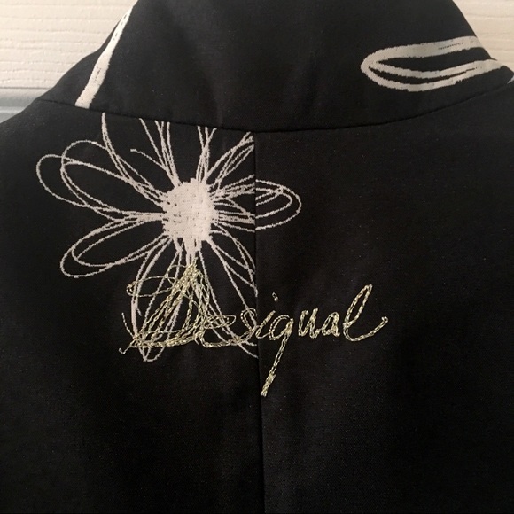 Desigual Coat with Flower Print - Picture 3 of 6